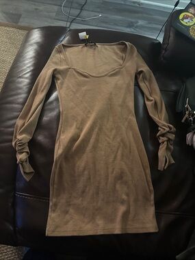 Missguided Long Sleeve Tie-Cuff Dress in Camel Brown